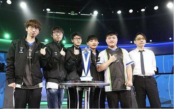 勇士全队多 勇士全队多