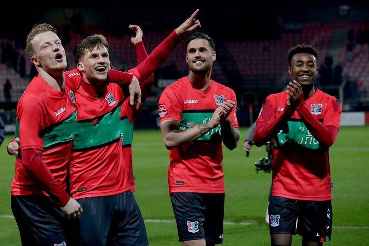 感到惊讶 感到惊讶