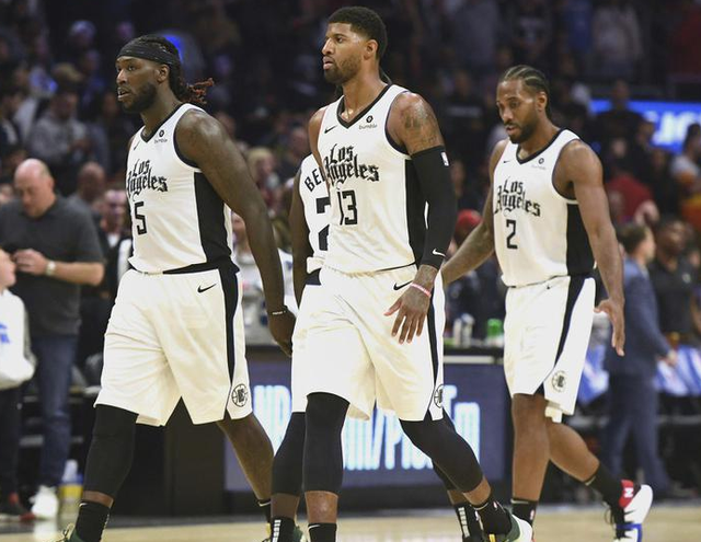 扭钉鞋